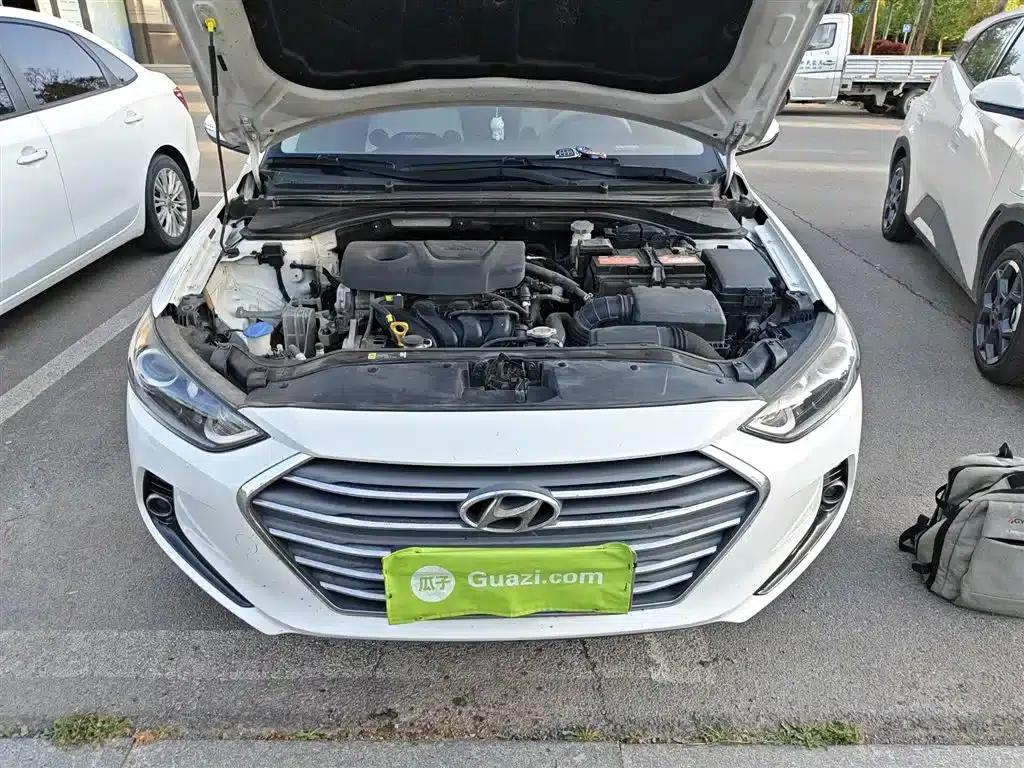 Hyundai Elantra 2016 1.6L Automatic Smart Elite Edition — миниатюра 11