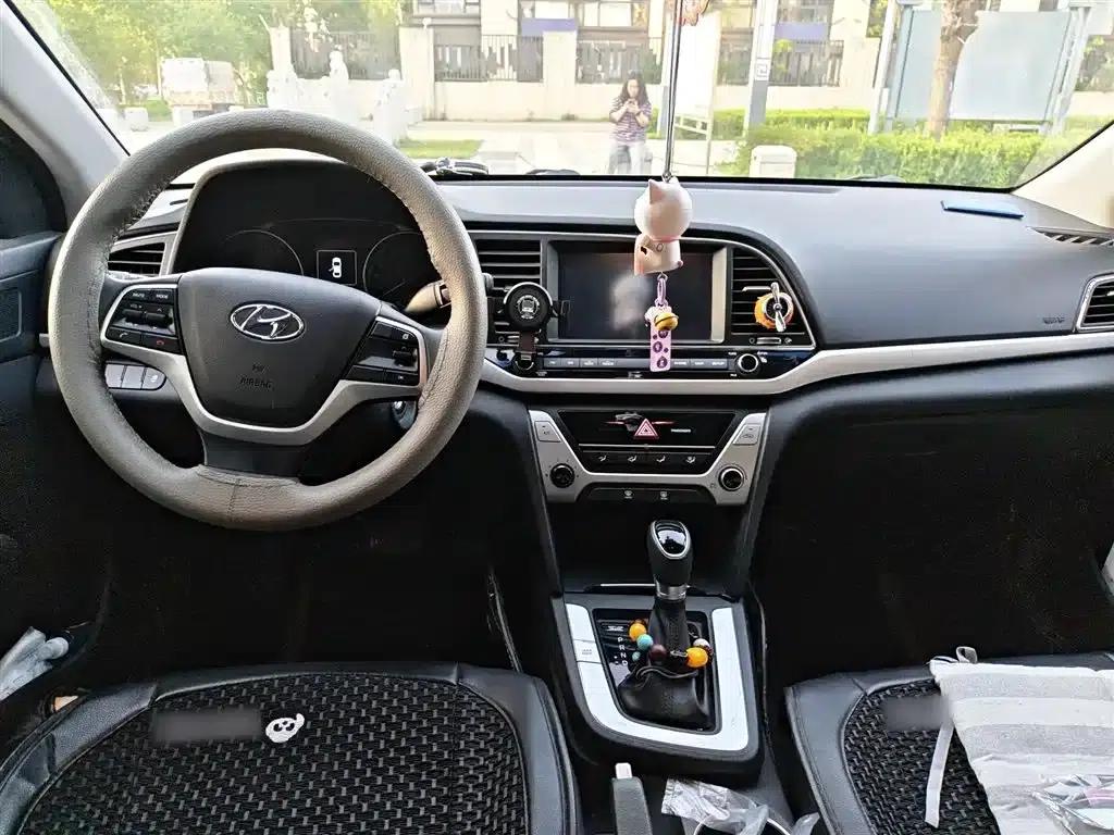 Hyundai Elantra 2016 1.6L Automatic Smart Elite Edition — миниатюра 13