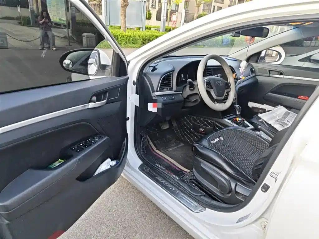 Hyundai Elantra 2016 1.6L Automatic Smart Elite Edition — миниатюра 14