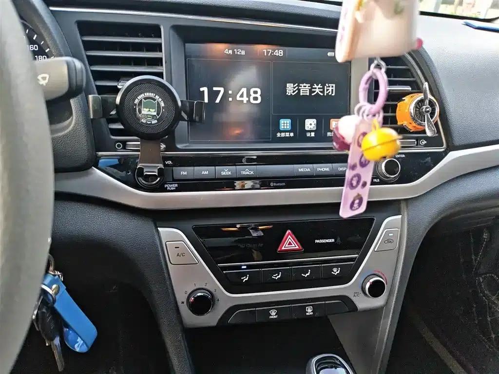 Hyundai Elantra 2016 1.6L Automatic Smart Elite Edition — миниатюра 6