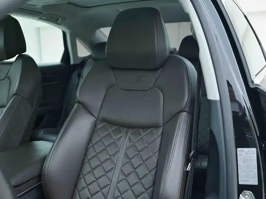 2022 Audi A8 A8L 50 TFSI quattro Comfort Edition — миниатюра 12