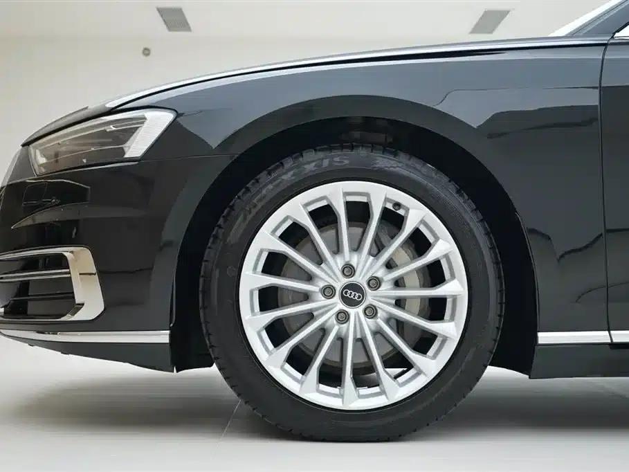2022 Audi A8 A8L 50 TFSI quattro Comfort Edition — миниатюра 14