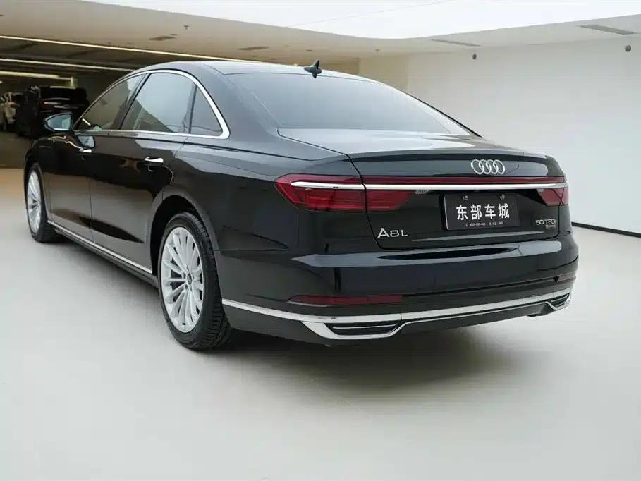 2022 Audi A8 A8L 50 TFSI quattro Comfort Edition — миниатюра 4