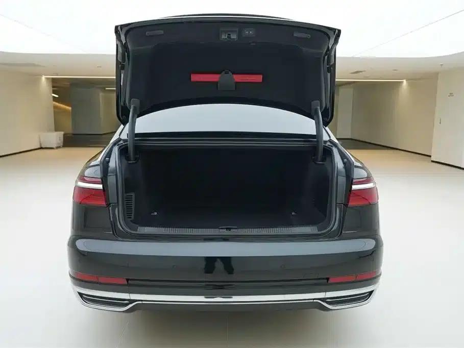 2022 Audi A8 A8L 50 TFSI quattro Comfort Edition — миниатюра 5