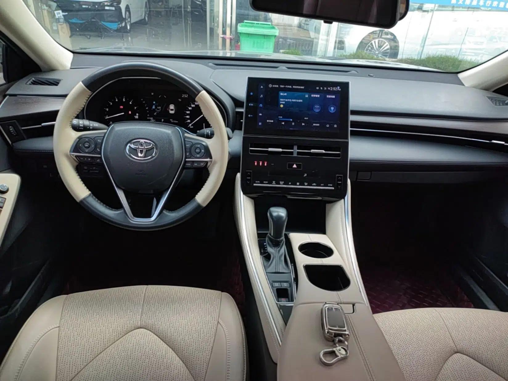 Toyota Avalon 2023 2.0L Luxury Edition — миниатюра 13