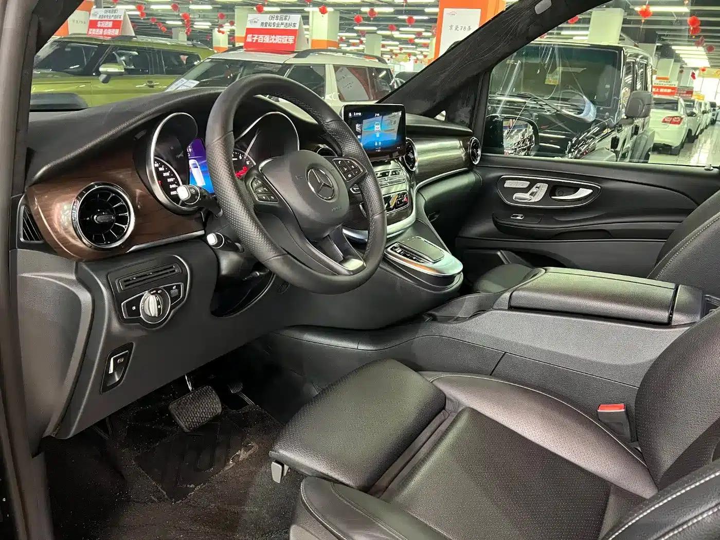 Mercedes-Benz V-Class 2022 V 260 Navigator Edition — миниатюра 5