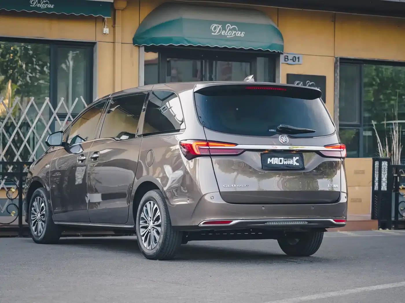 Buick GL8 2023 Land Business Class Premium Edition — миниатюра 3