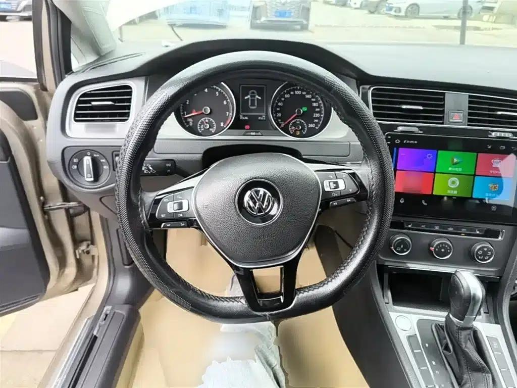 2015 Golf 1.4TSI Automatic Luxury — миниатюра 11