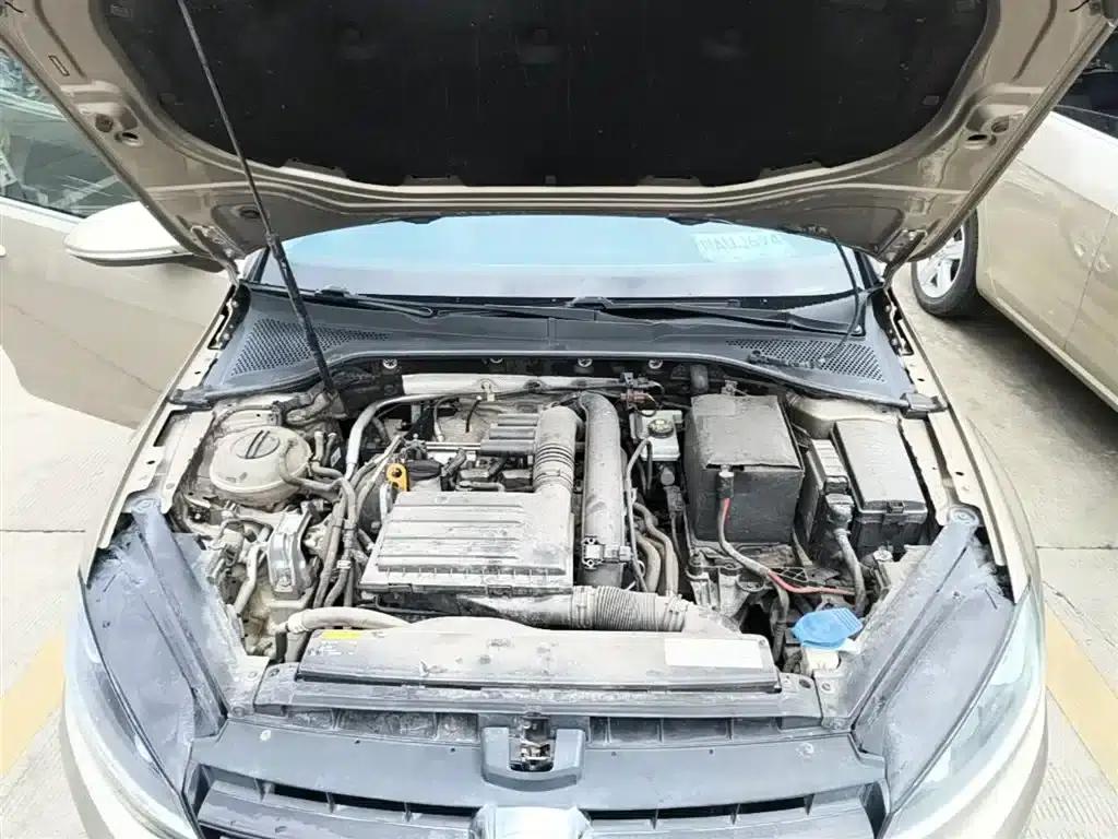 2015 Golf 1.4TSI Automatic Luxury — миниатюра 20