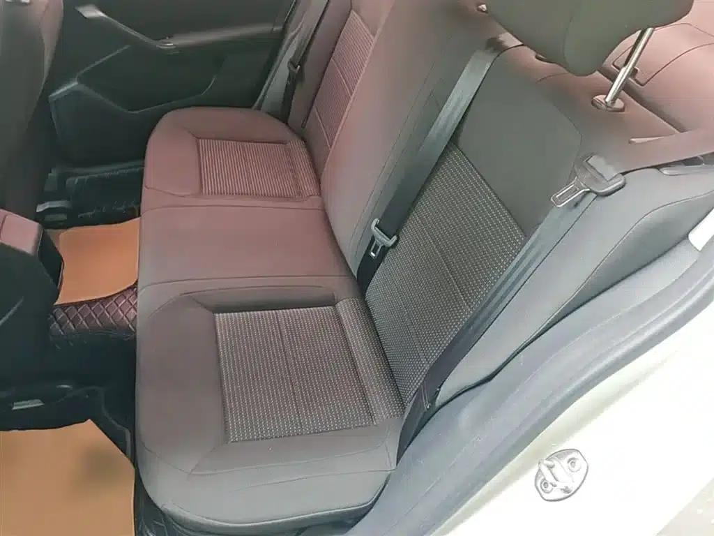 2017 Volkswagen Lavida 1.6L Automatic Fashion Edition — миниатюра 17