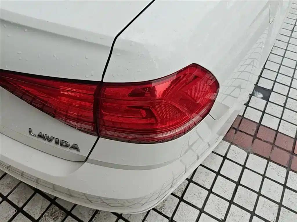 2017 Volkswagen Lavida 1.6L Automatic Fashion Edition — миниатюра 8