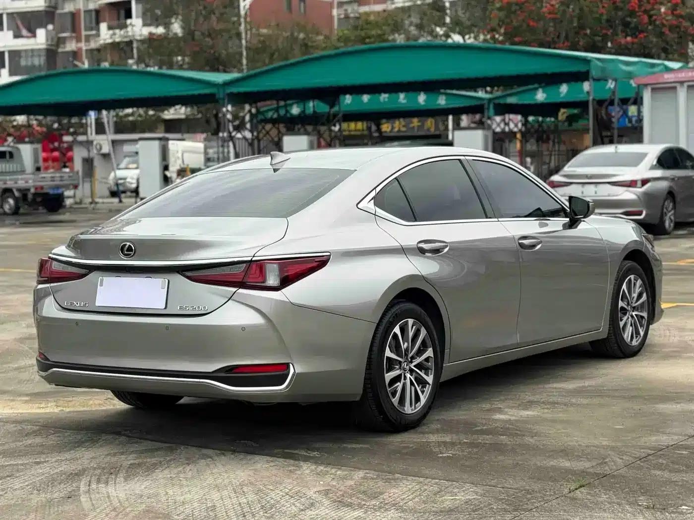 Lexus ES 2023 200 Premium Edition — миниатюра 9