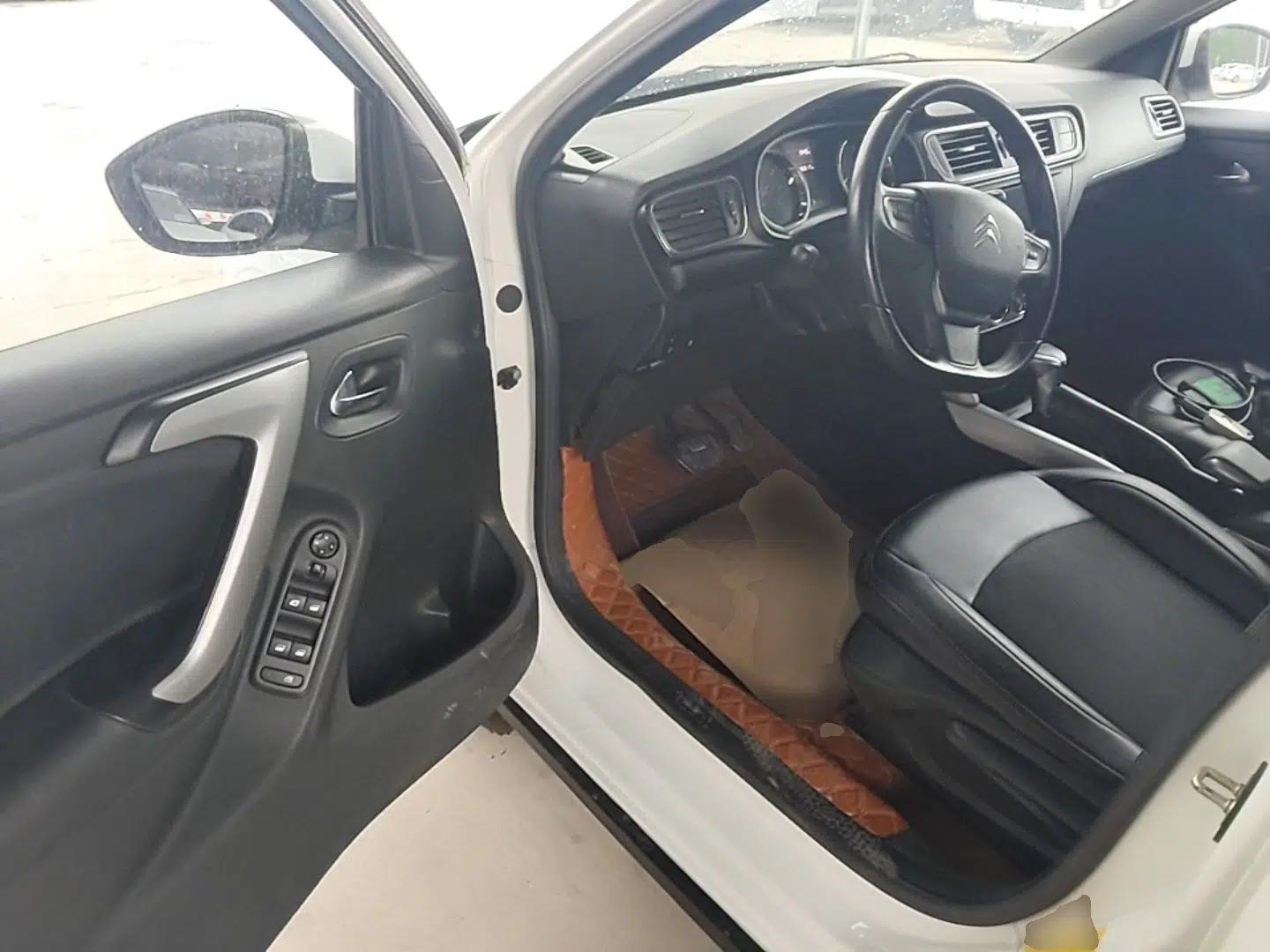 Citroen C3-XR 2015 1.6L Automatic Pioneer Model — миниатюра 19