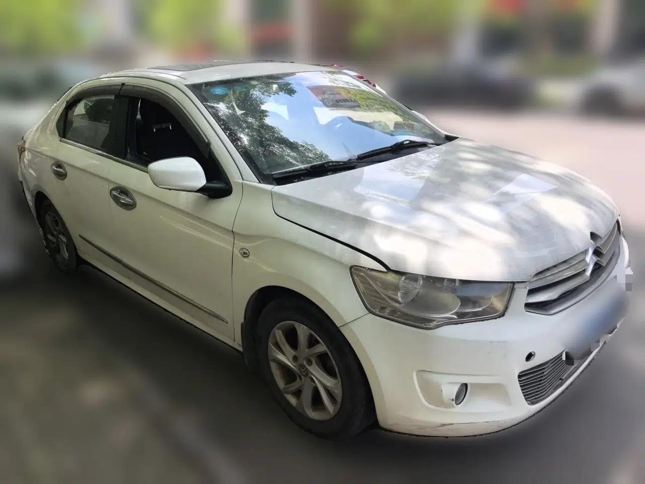 Citroen Elysee 2015 ZhiShang Edition 1.6L Manual Comfort Model — миниатюра 3
