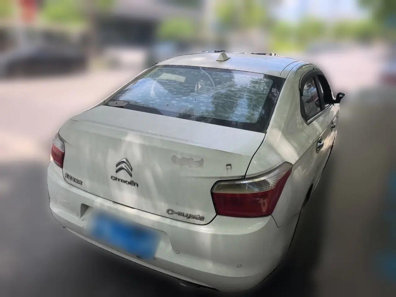 Citroen Elysee 2015 ZhiShang Edition 1.6L Manual Comfort Model — миниатюра 6