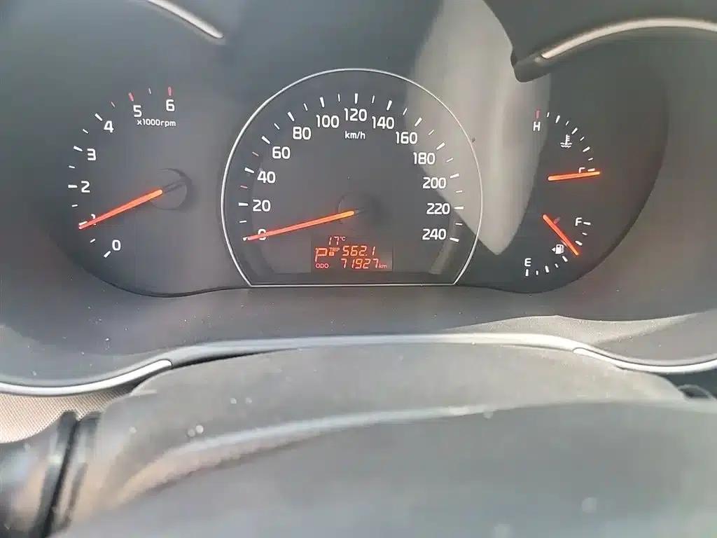 2013 Sorento 2.2T 7-seater Diesel Comfort Edition — миниатюра 5