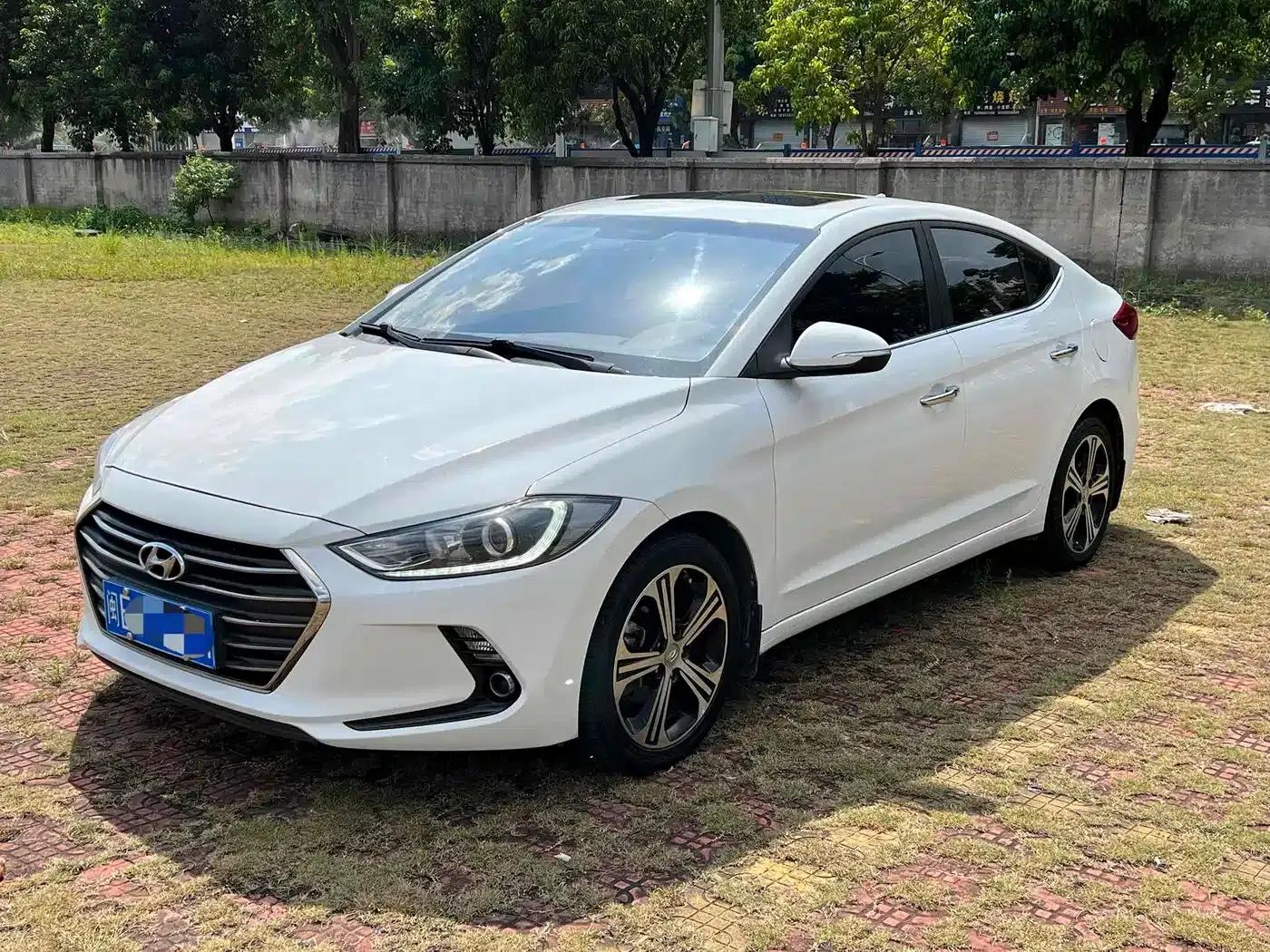 Hyundai Elantra 2018 1.4T Dual-Clutch Dynamic & Vitality Edition — миниатюра 3