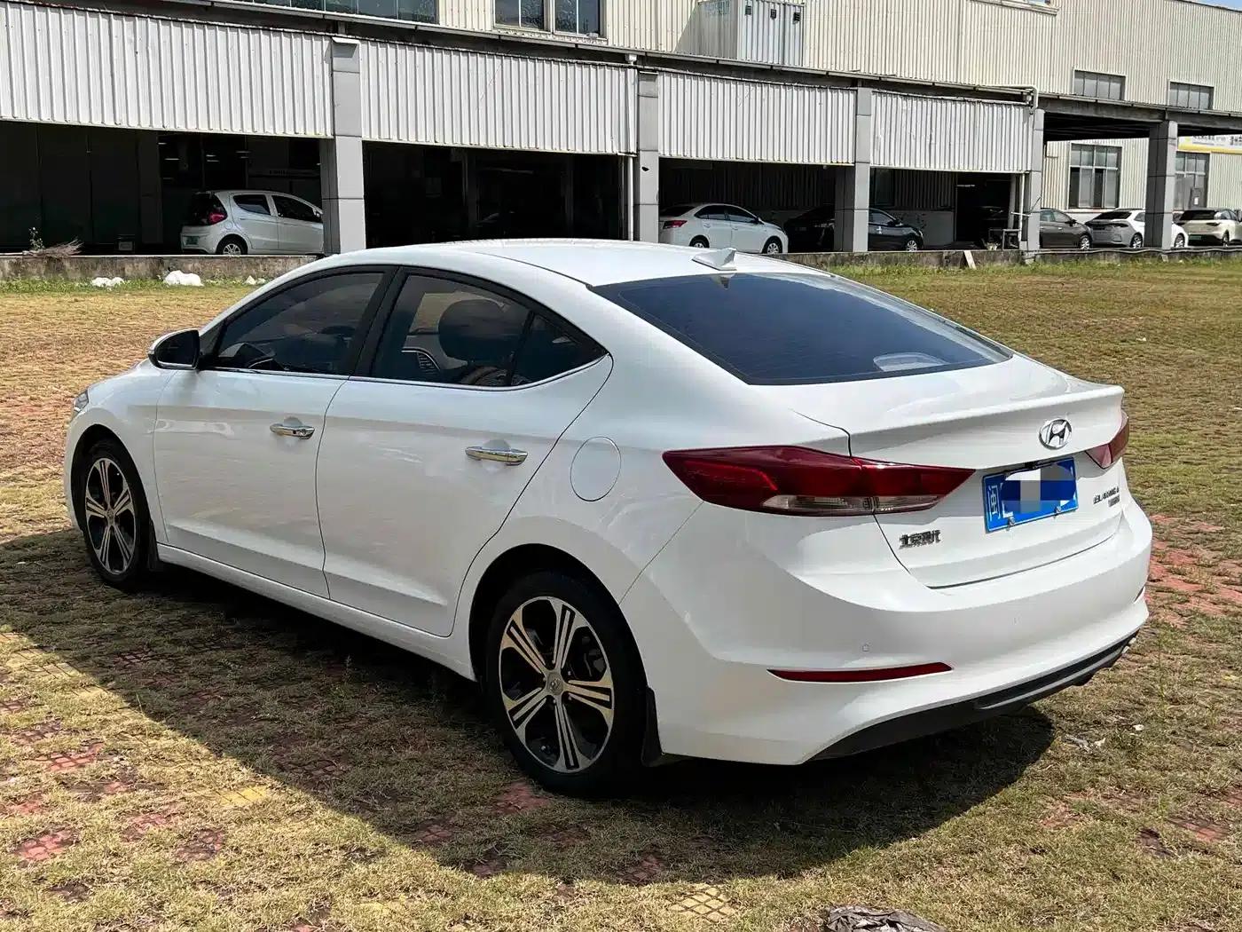Hyundai Elantra 2018 1.4T Dual-Clutch Dynamic & Vitality Edition — миниатюра 7