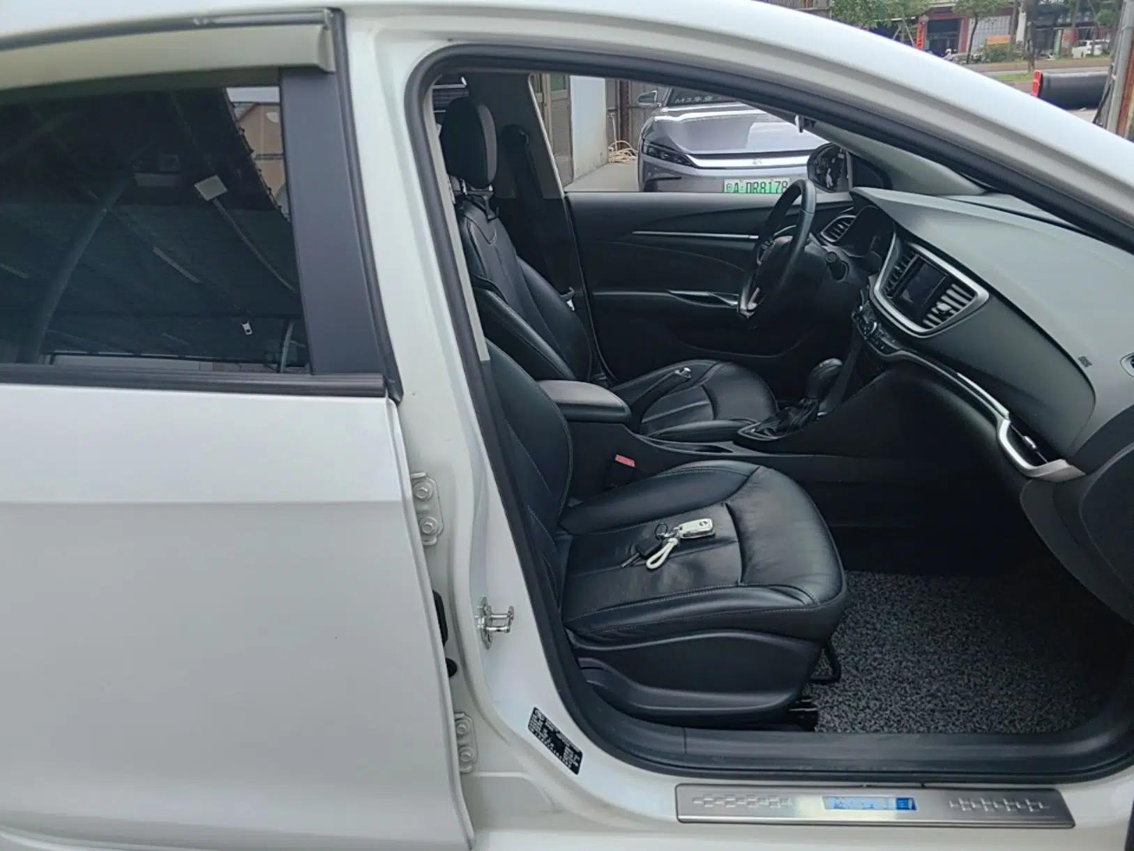 Buick GT 2015 15N Automatic Deluxe Edition — миниатюра 23