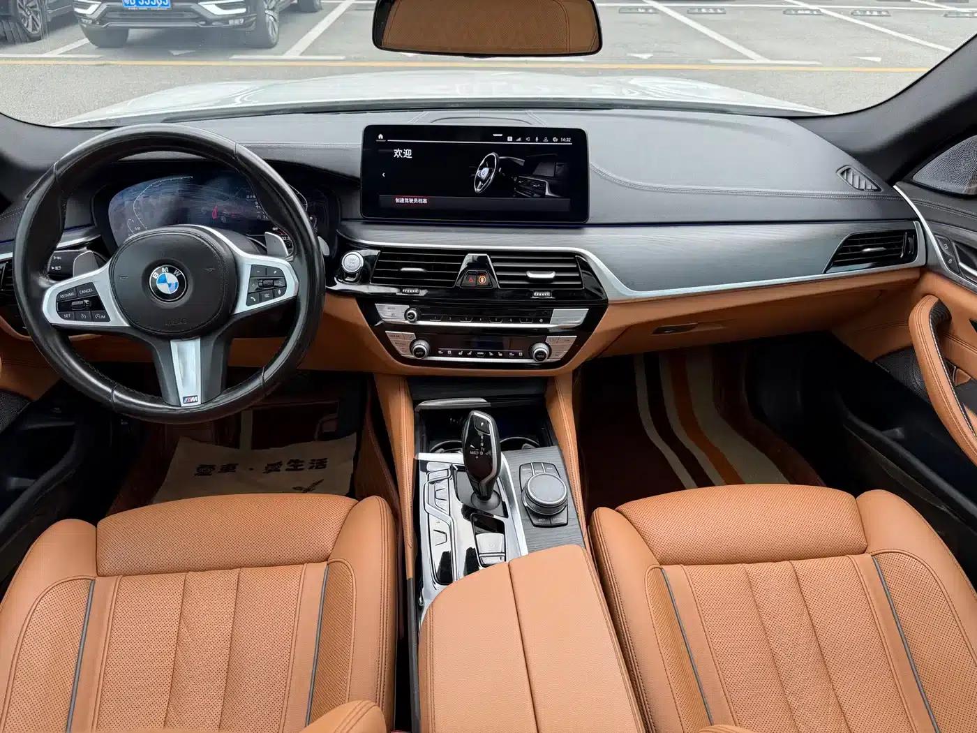 2022 BMW 5 Series 530Li Luxury M Sport Package — миниатюра 4