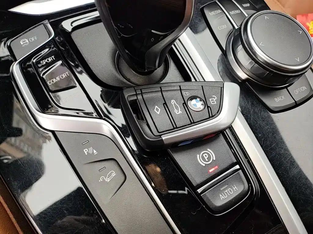 2019 BMW X4 xDrive25i M Sport Package — миниатюра 9