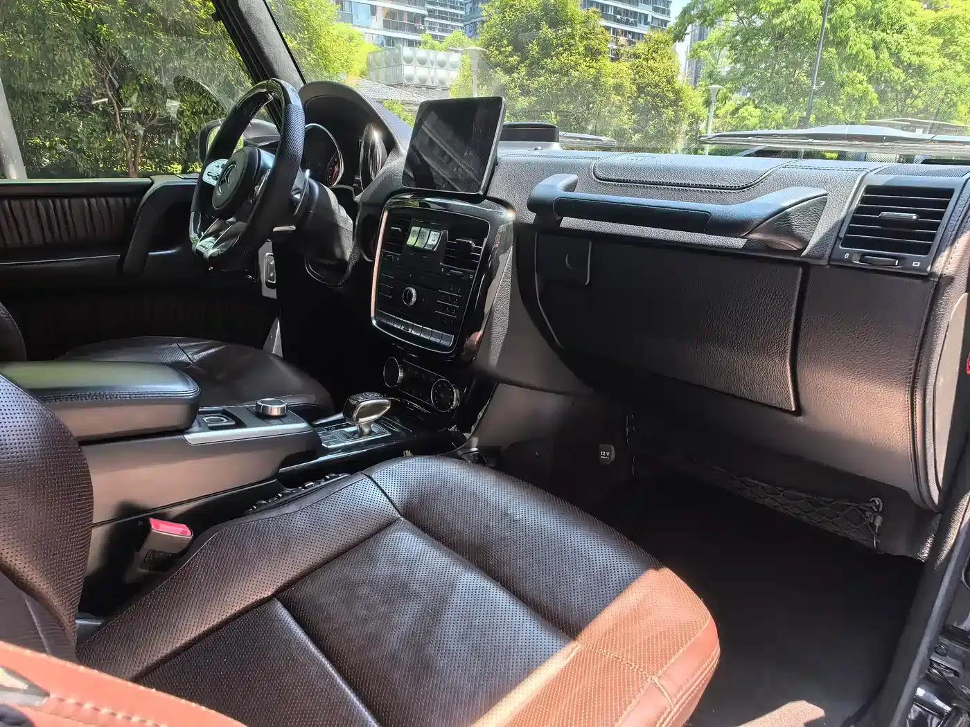 2017 Mercedes-Benz G-Class G 500 — миниатюра 12