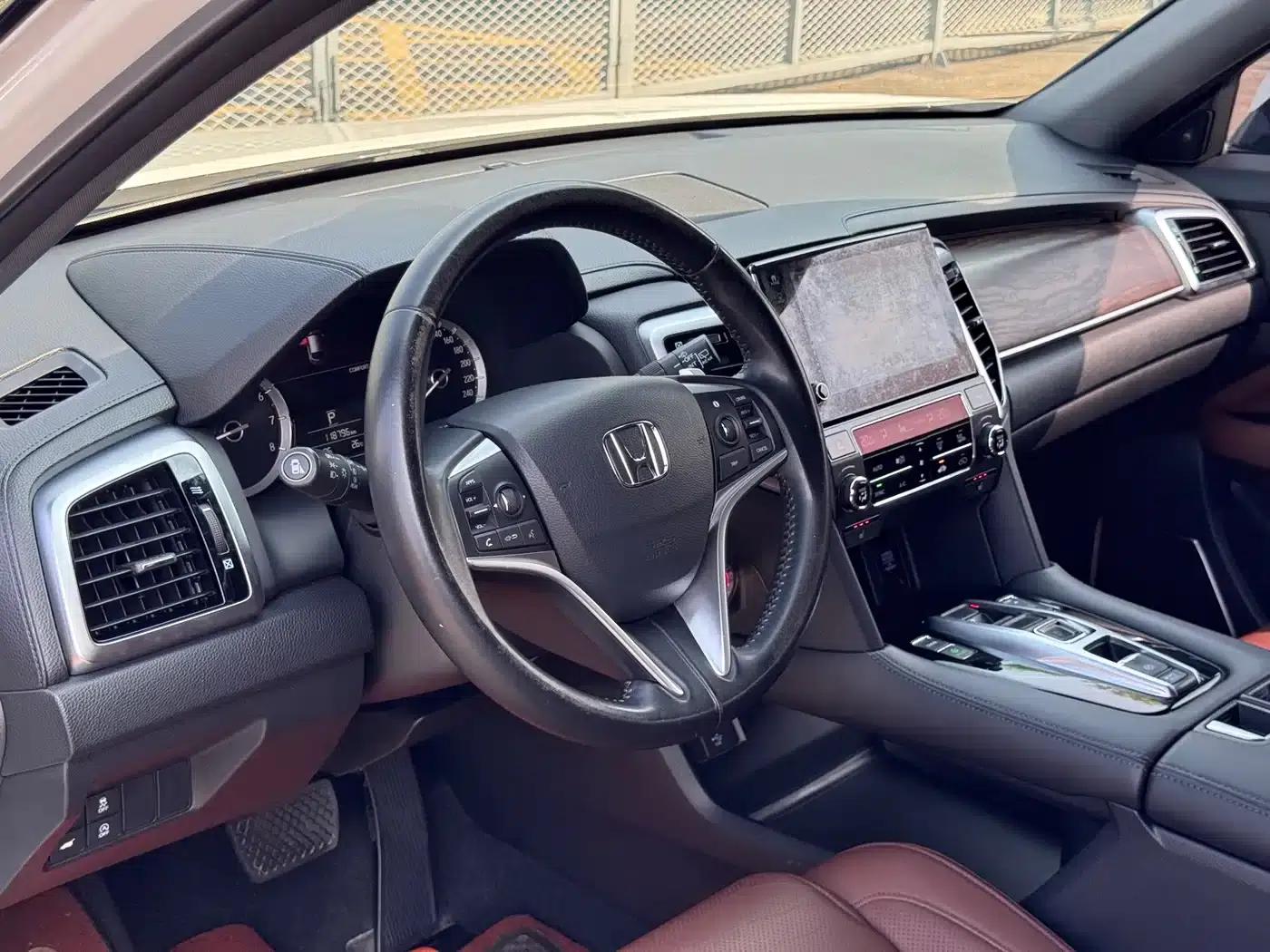 Honda UR-V 2017 370TURBO 4WD Premium Edition (National V Emission Standard) — миниатюра 11