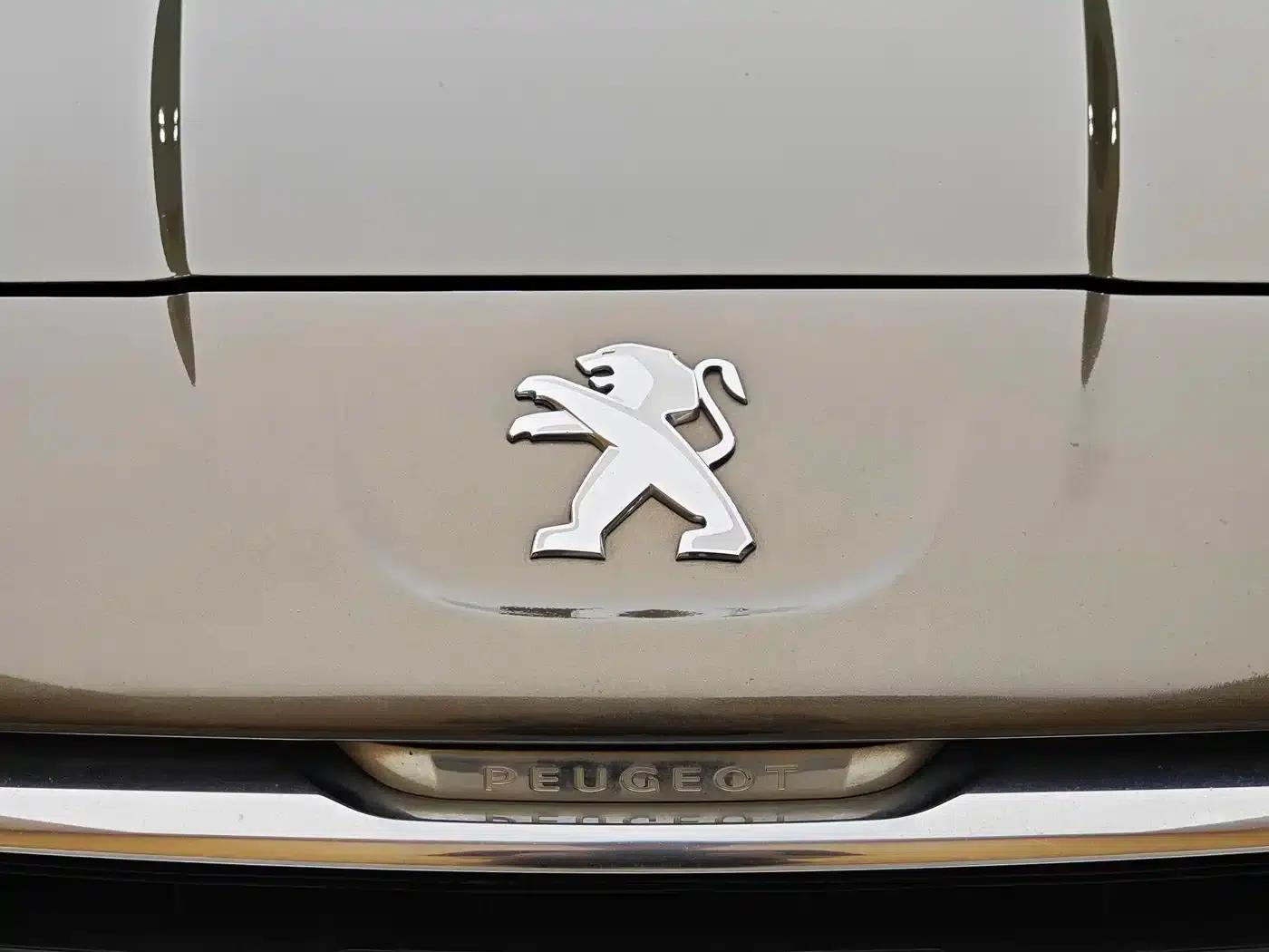 Peugeot 3008 2015 2.0L Automatic Trend Edition — миниатюра 3