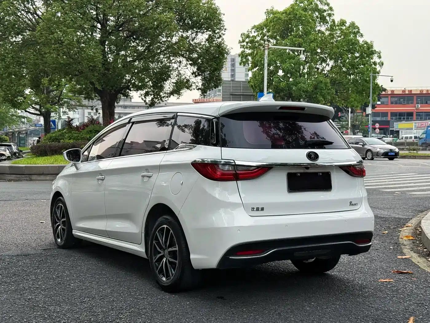 Song MAX 2018 1.5T Automatic Intelligent Premium 7-seater — миниатюра 5