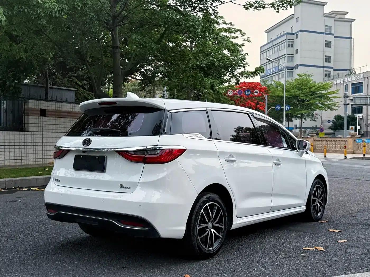 Song MAX 2018 1.5T Automatic Intelligent Premium 7-seater — миниатюра 7