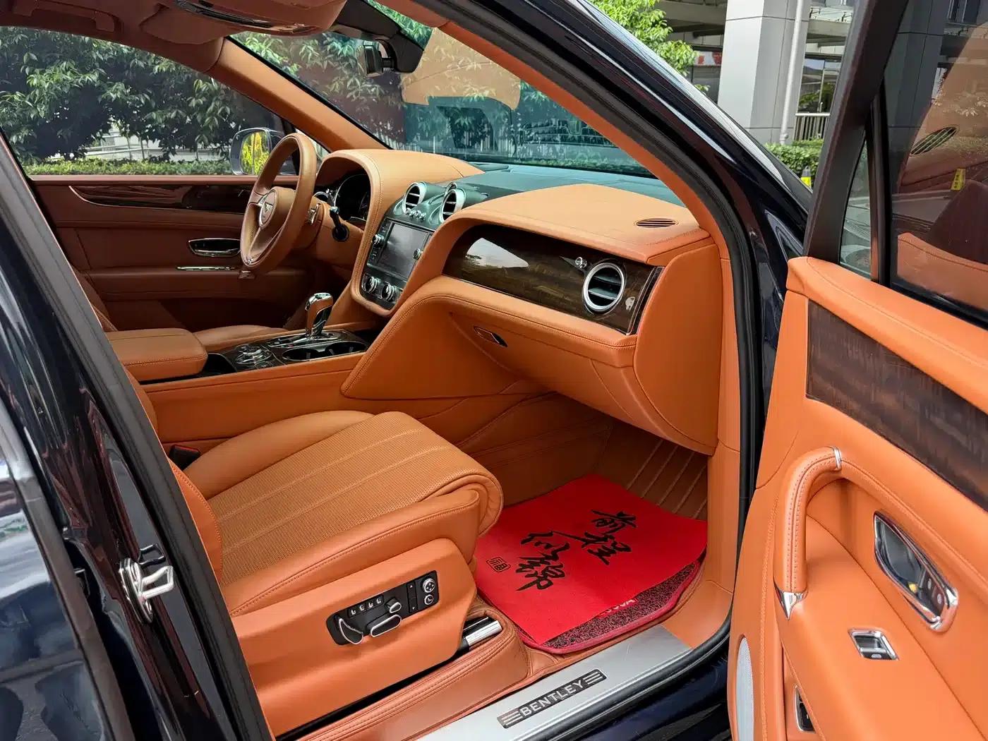 Bentayga 2018 4.0T V8 — миниатюра 9
