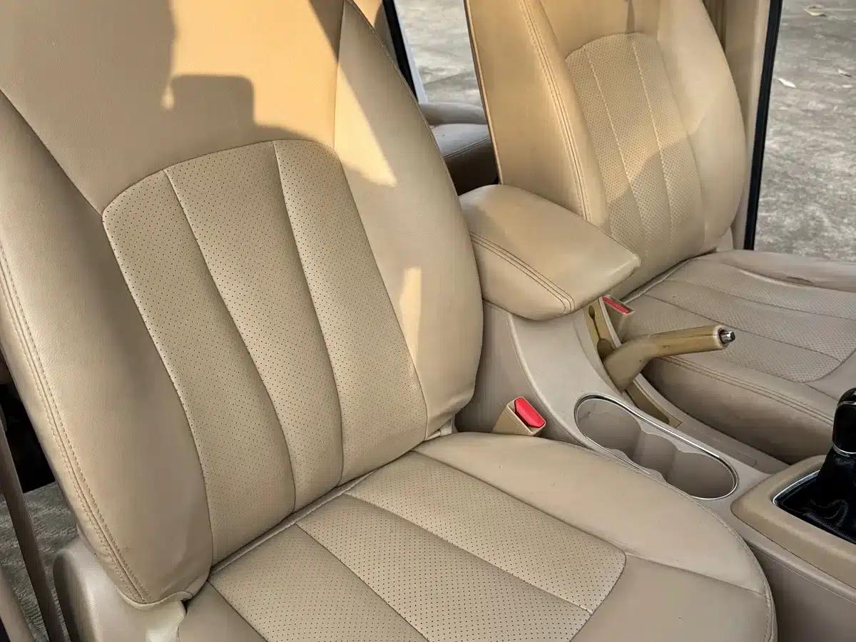 Baojun 730 2014 1.8L Manual Comfort 7-Seater — миниатюра 17