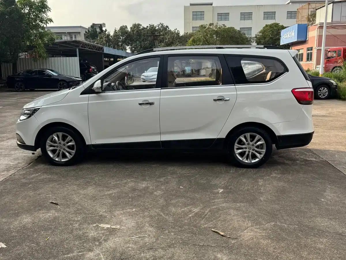Baojun 730 2014 1.8L Manual Comfort 7-Seater — миниатюра 6