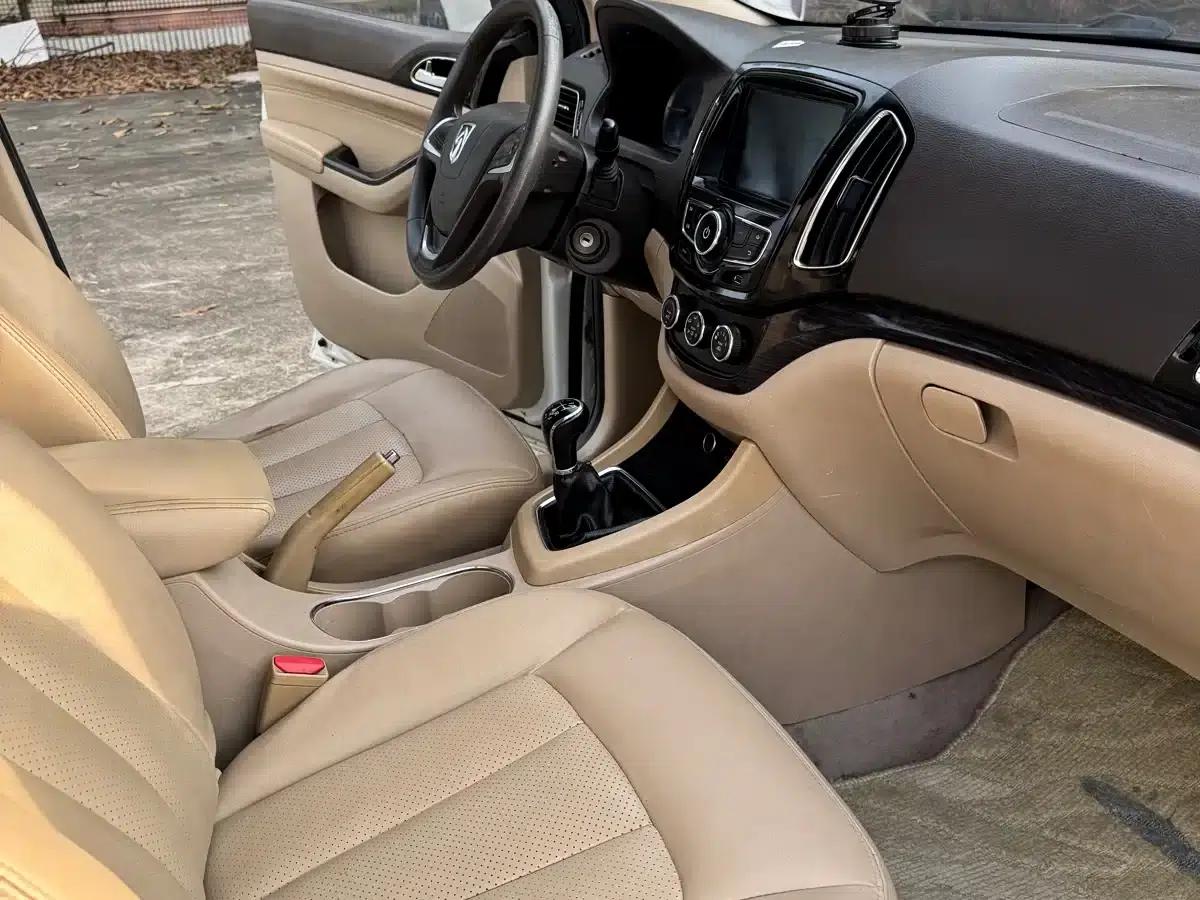 Baojun 730 2014 1.8L Manual Comfort 7-Seater — миниатюра 9