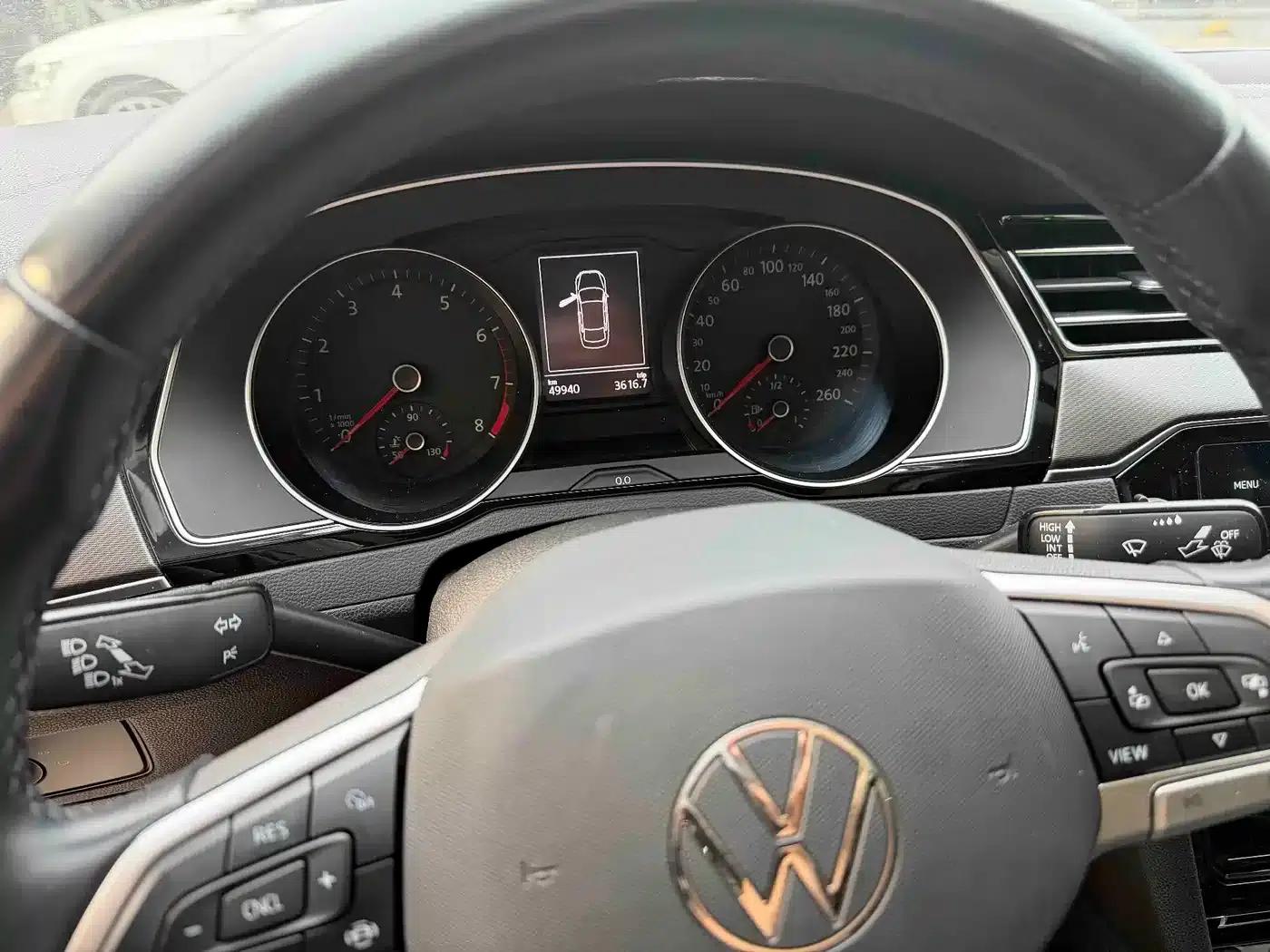 2020 Volkswagen Passat 330TSI DSG Leading Edition — миниатюра 2