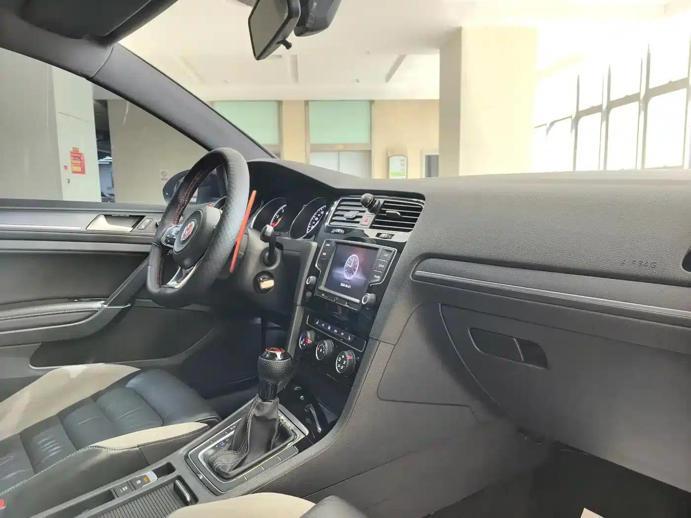 2016 Golf 1.4TSI Automatic R-Line — миниатюра 12
