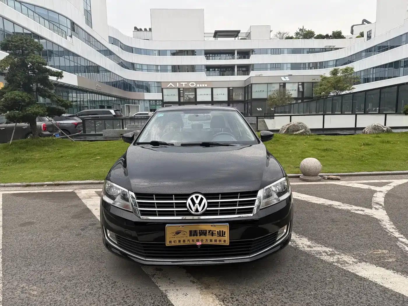 2013 Volkswagen Lavida Classic Facelift 1.6L Automatic Comfort Edition — миниатюра 2