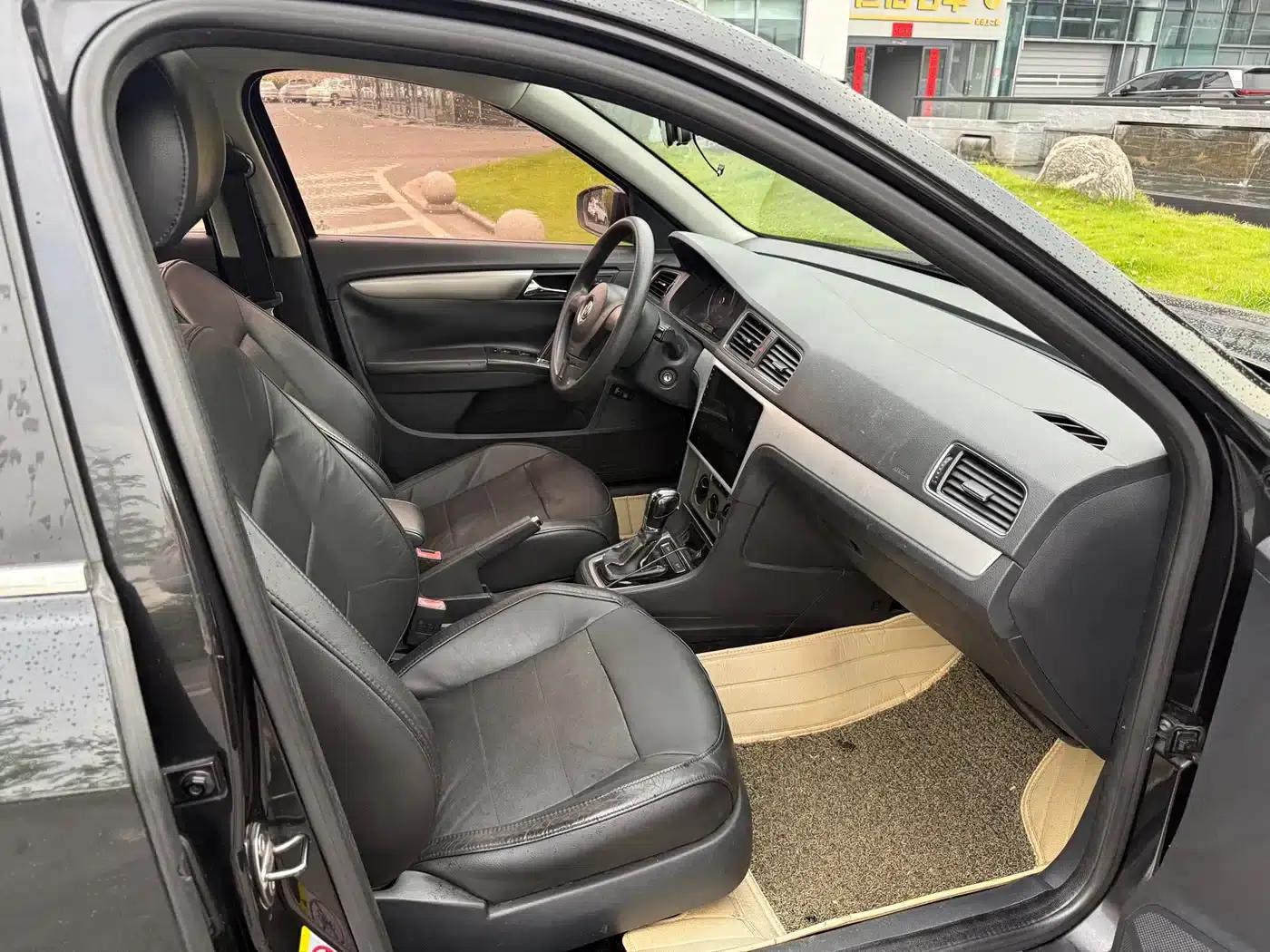 2013 Volkswagen Lavida Classic Facelift 1.6L Automatic Comfort Edition — миниатюра 16