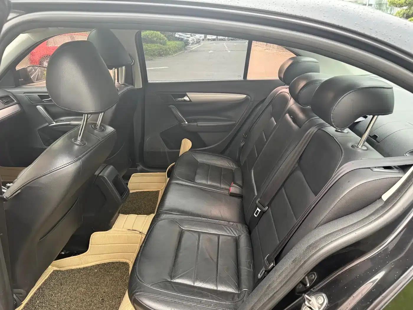 2013 Volkswagen Lavida Classic Facelift 1.6L Automatic Comfort Edition — миниатюра 9