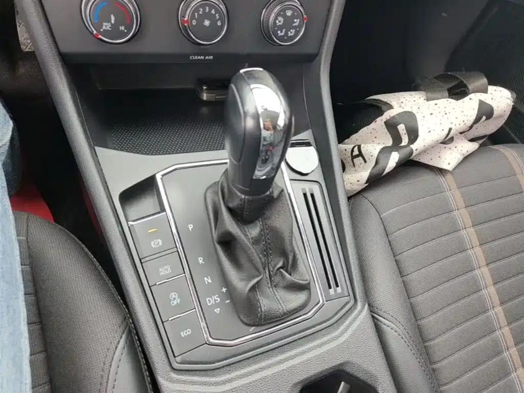 2021 Volkswagen Lavida 280TSI DSG Comfort Edition — миниатюра 14