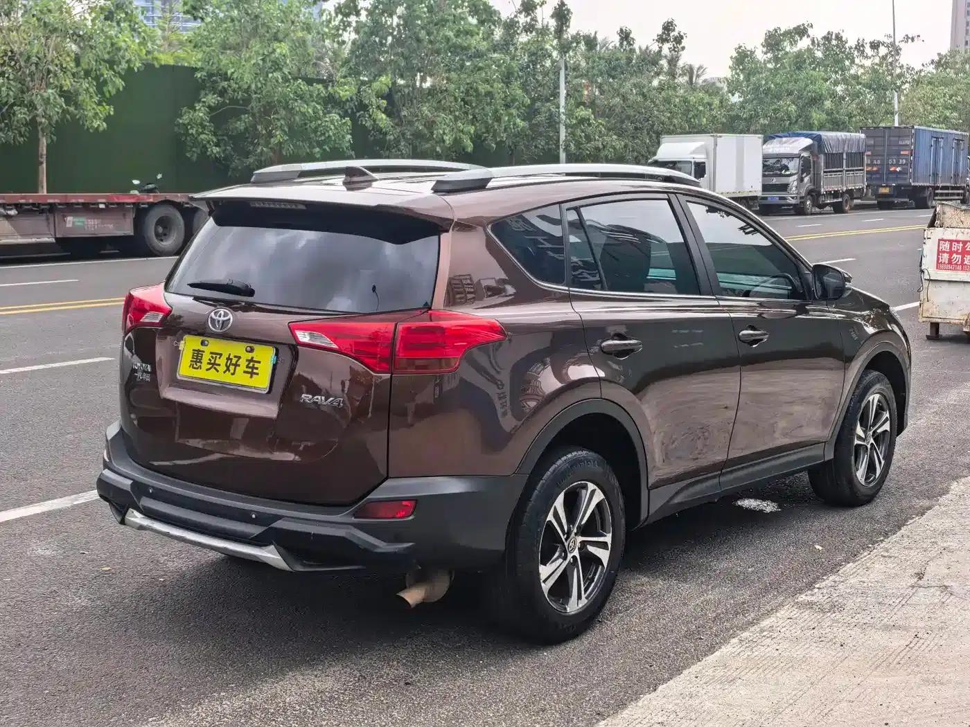 2015 RAV4 2.0L CVT 2WD Fashion Edition — миниатюра 13