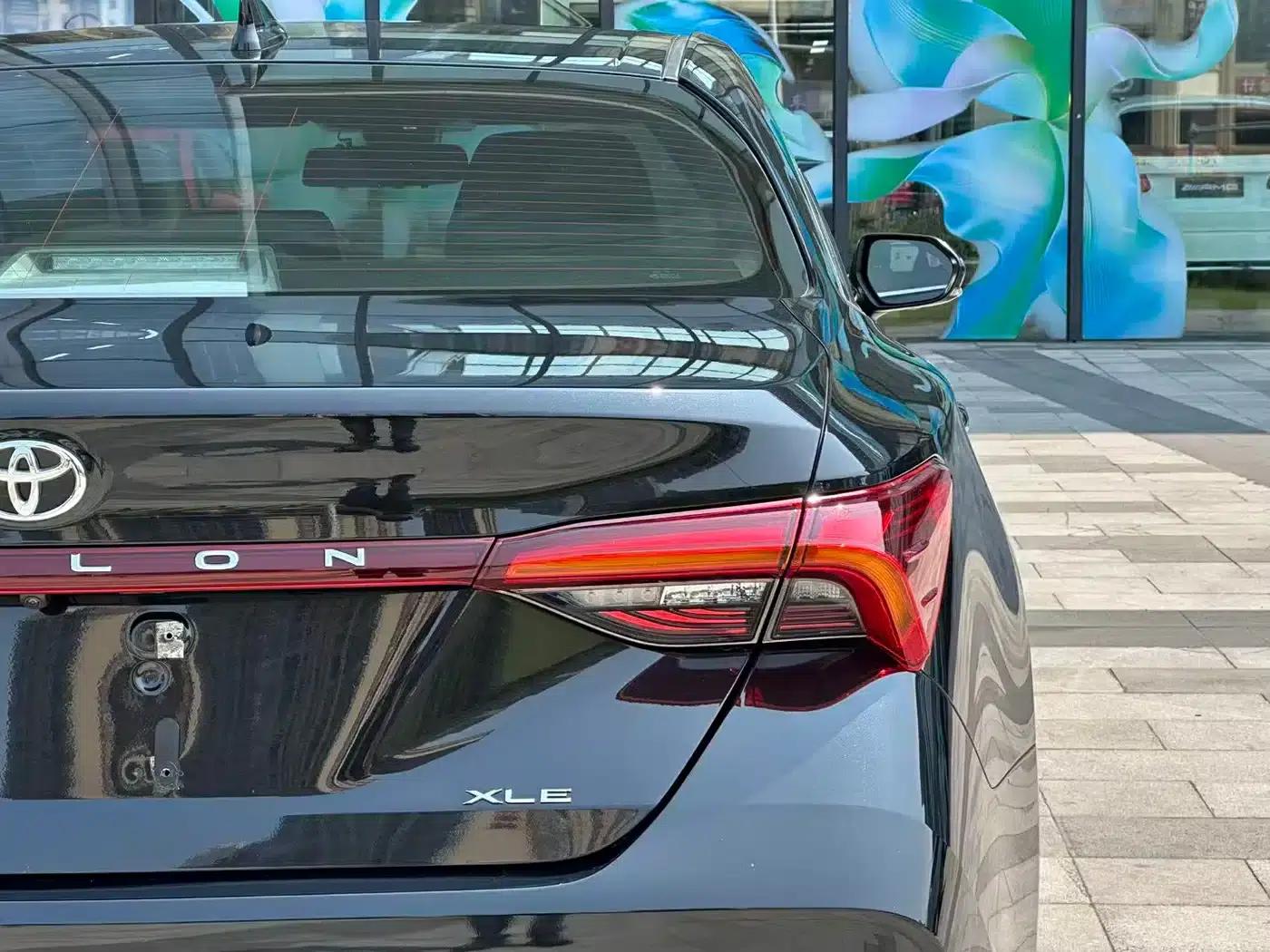 2022 Toyota Avalon 2.0L XLE Premium Edition — миниатюра 4