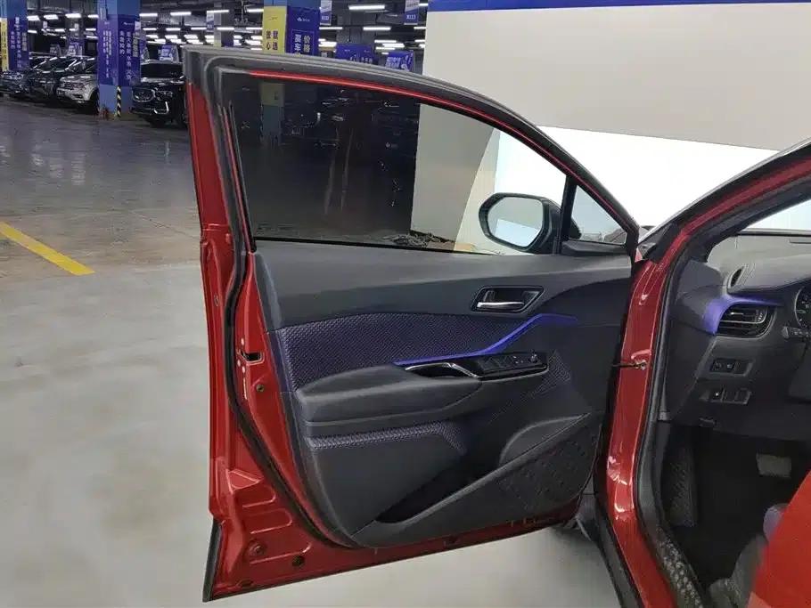 Toyota C-HR 2018 2.0L Premium Sunroof Edition (China VI Emission Standard) — миниатюра 7