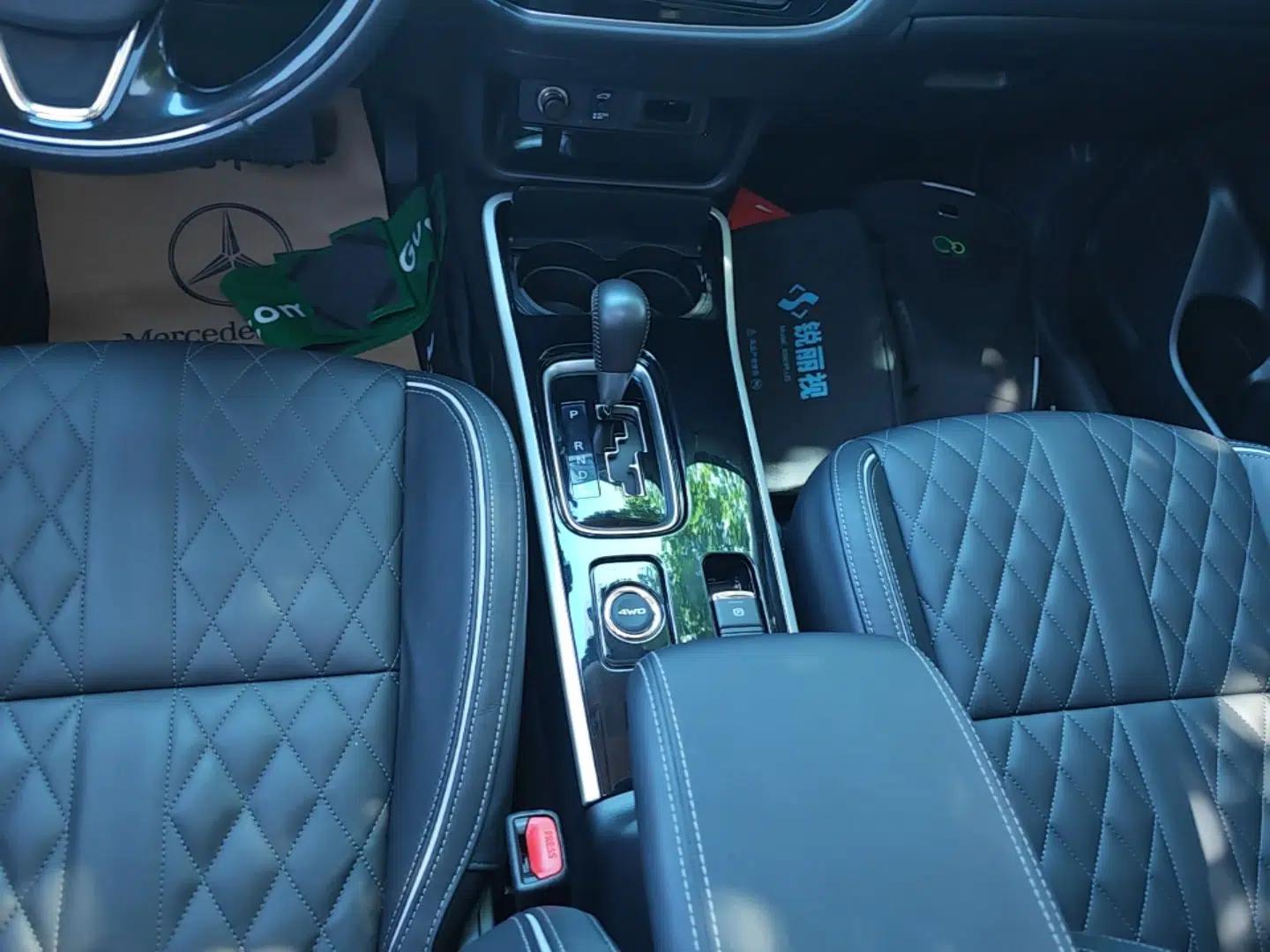 Mitsubishi Outlander 2020 2.4L 4x4 Zhi Xiang Edition 7-Seater — миниатюра 17