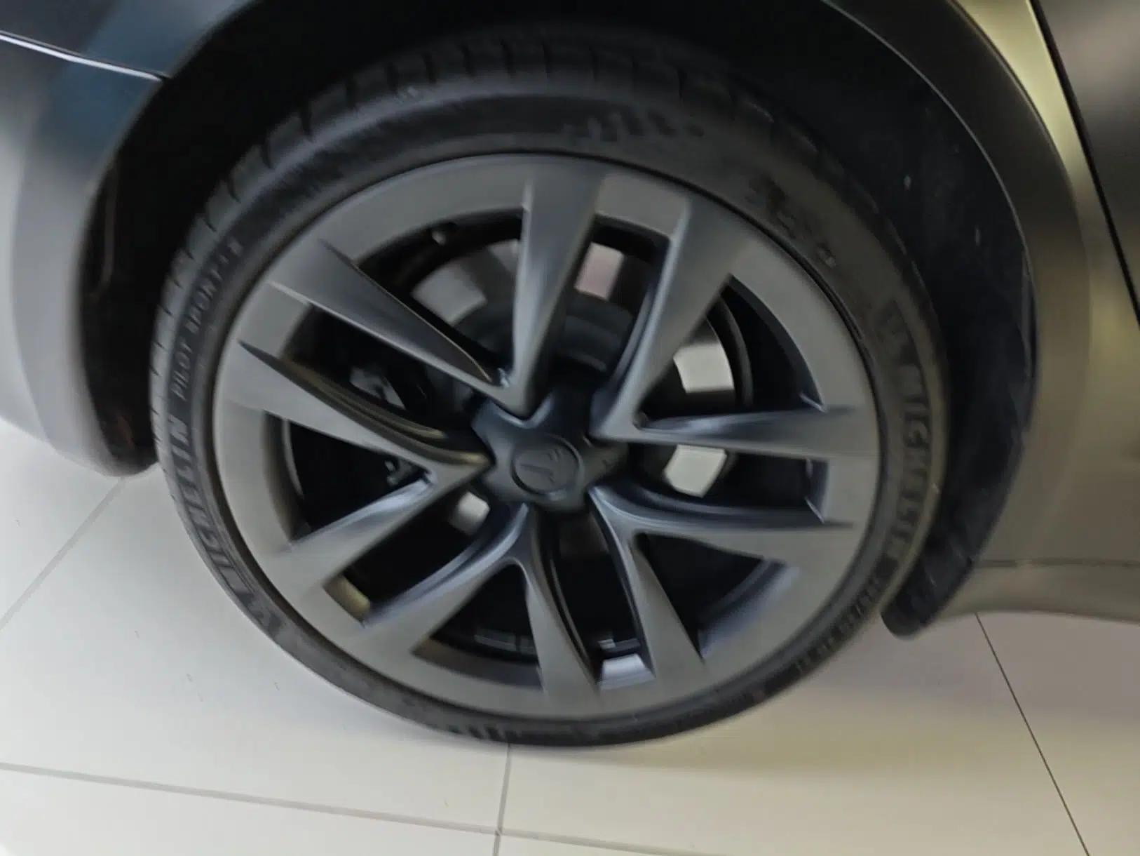 Tesla Model S 2023 Dual-Motor All-Wheel-Drive Version — миниатюра 10