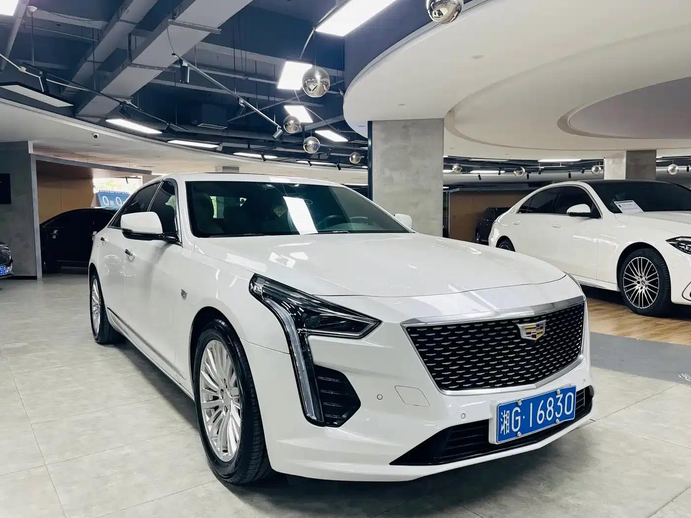 2019 Cadillac CT6 28T Fashion Edition — миниатюра 2