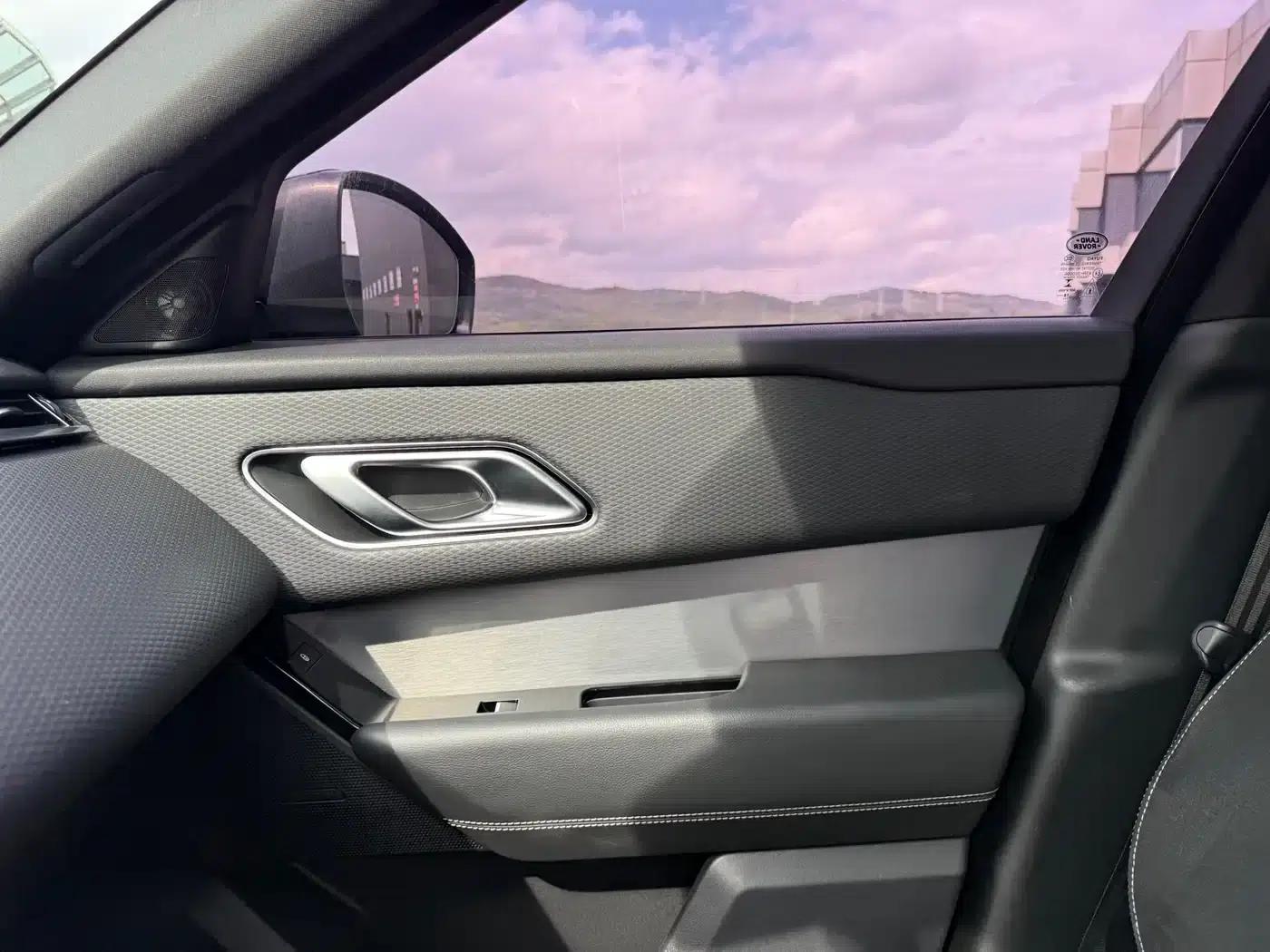 Range Rover Velar 2019 250PS R-DYNAMIC S — миниатюра 29