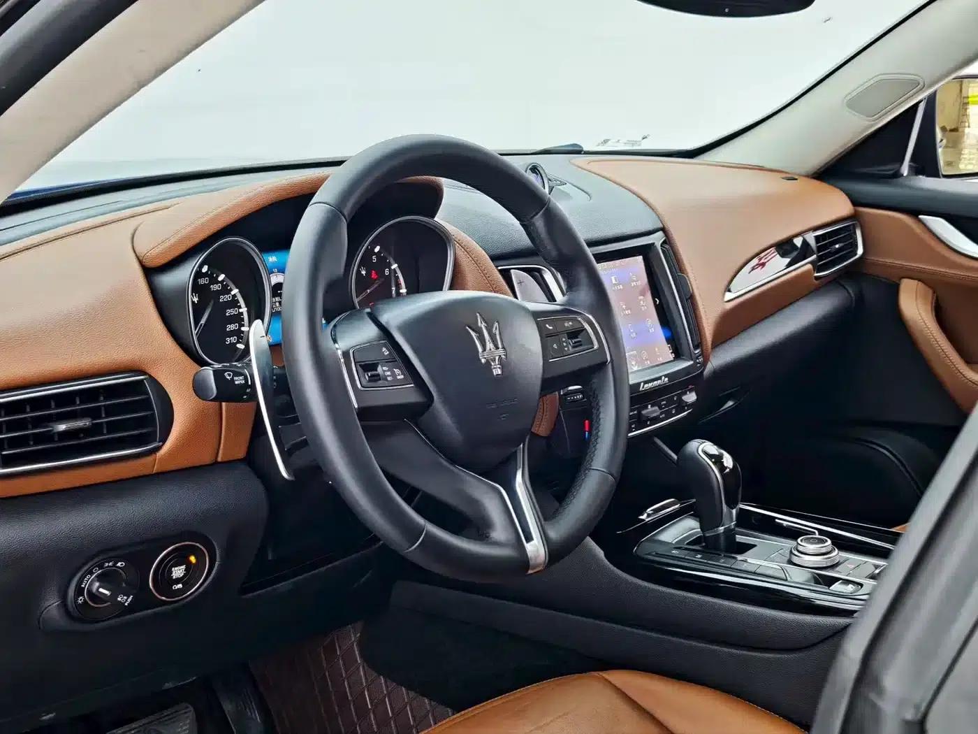 2016 Levante 3.0T Standard Edition — миниатюра 4
