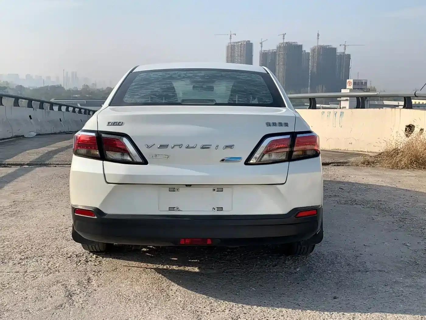 Venucia D60 2019 Model, 100,000 Glory Edition, 1.6L XL CVT, National V Emission Standard — миниатюра 9