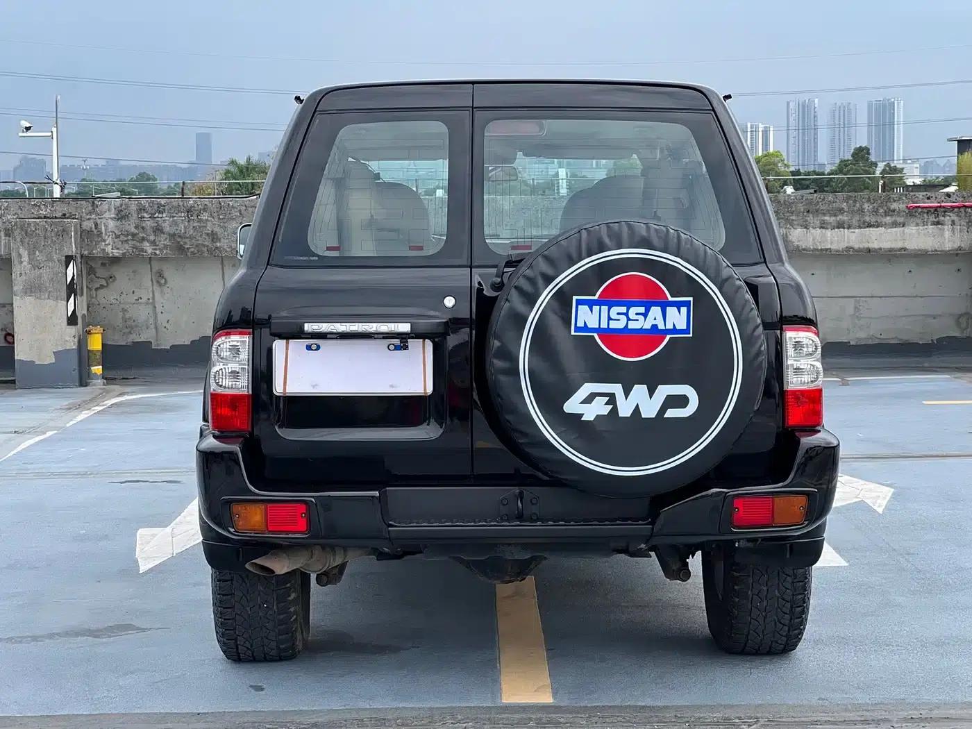 Nissan Patrol 2004 4800 GRX — миниатюра 6